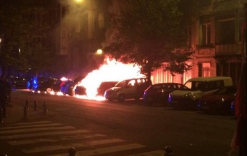 В Брюсселе произошли взрывы, сгорели несколько автомобилей