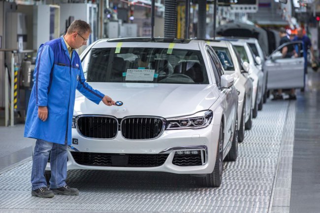 Серийная сборка нового BMW 7-Series в Дингольфинге стартует 1 июля