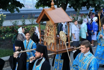 Аваков одобрил «крестный ход»