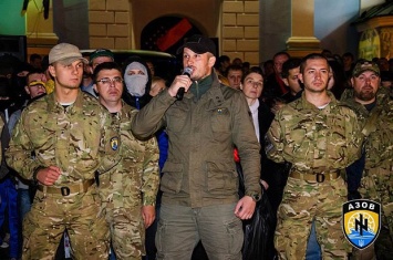"Азов" готов к свержению Порошенко, на защитут котрого никто не встанет