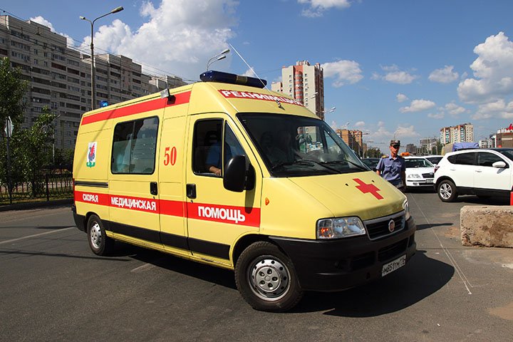 В Казани во дворе дома иномарка сбила 2-летнего мальчика