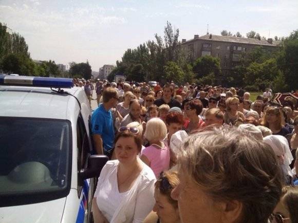 Жители Донецка просят, чтобы прекратили огонь (ВИДЕО)