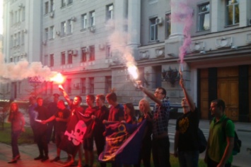 "Дымовуха - не преступление": под стенами МВД прошла акция протеста (ФОТОФАКТ)