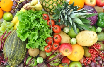 Счастливые люди употребляют в пищу много овощей и фруктов