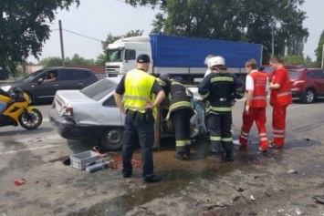 В Соломенском районе столкнулись три машины, есть пострадавшие