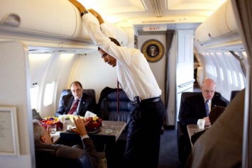 Самолет Обамы попал в зону турбулентности по пути в Вашингтон
