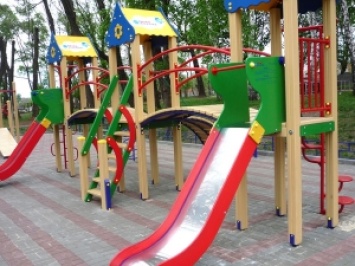 В Мелитополе установят 30 современных детских площадок