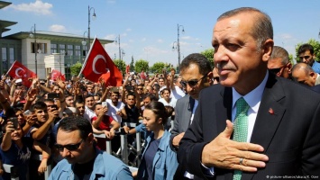 Президент Турции осудил безразличие мировых держав на фоне путча