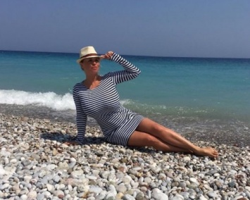 Анна Семенович поздравила на пляже соотечественников с днем ВМФ