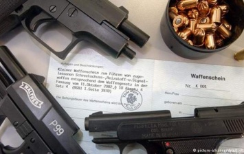 В этом году немцы подали более 402 тысяч заявлений на получение лицензии на травматическое оружие