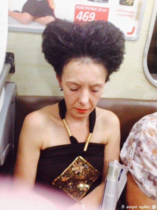 «Адская» мода пассажиров метрополитена "взорвала" сеть (ФОТО)
