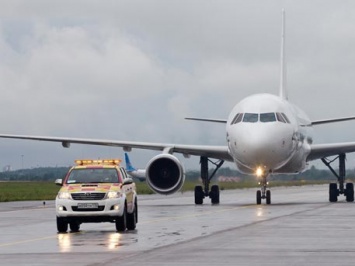В аэропорту СПБ аварийно приземлился самолет, у которого отказал двигатель