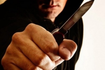 В Одессе рецидивист угрожал ножом женщине и ее дочери