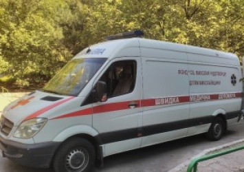 Помогать просто! Сотрудники и клиенты ПриватБанка помогли отремонтировать реанимобиль Николаевской детской больницы