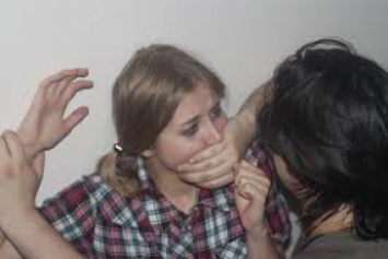 Пятеро отморозков в Донецкой области изнасиловали двух девочек