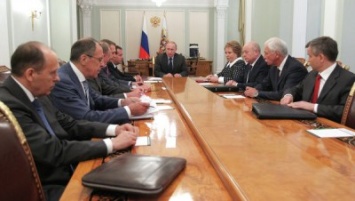 Владимир Путин провел оперативное совещание с Совбезом относительно ситуации в Крыму