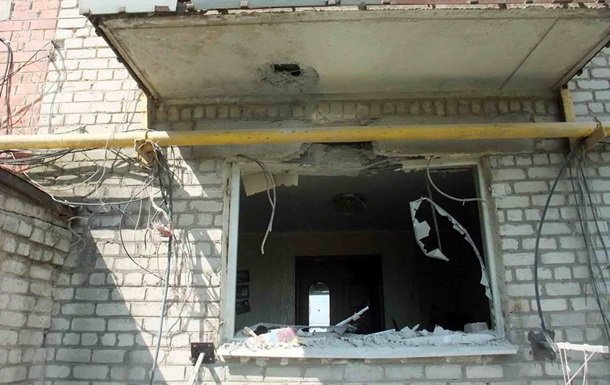 Украинские наблюдатели показали разрушение "Градами" многоэтажек в Попасной