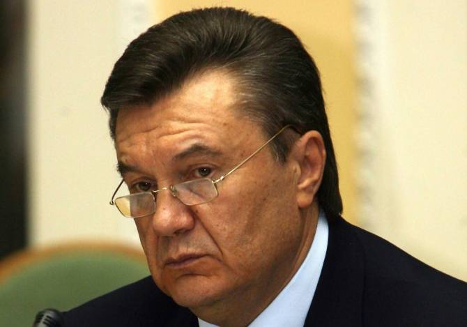 Порошенко попросил суд не лишать Виктора Януковича звания президента Украины