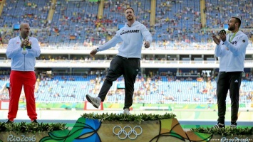 В Германии раскритиковали поведение олимпийского чемпиона при награждении