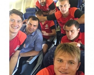 Футболисты «Локомотива» прилетели в Грозный на матч с «Тереком» после трех часов задержки