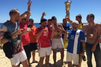 Симферопольская команда выиграла Кубок Ялты по пляжному футболу