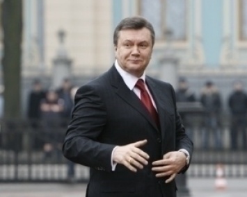 Янукович на дорогой яхте прибыл в Волгоград (ФОТО)