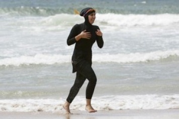 Мэрия Ниццы запретила носить на пляжах «буркини»