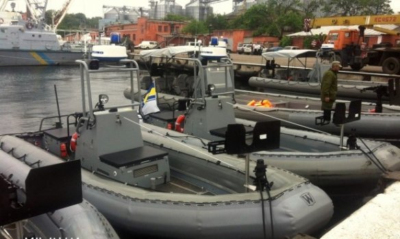 США передало ВМС Украины скоростные военные катера