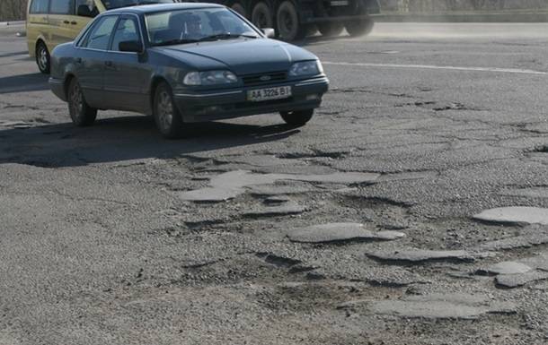 Хмиль рассказал, за какие средства будут ремонтировать дороги в Украине