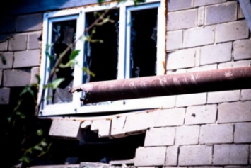 Ночью в Петровском районе Донецка ранен мирный житель, горели и повреждены дома