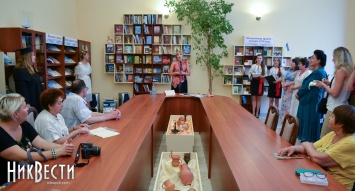 Николаевская библиотека Гмырева открыла краеведческий отдел после капитального ремонта