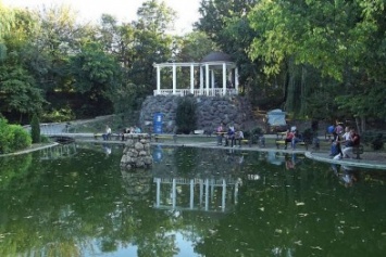 В Екатерининском саду Симферополя установят камеры и посты охраны