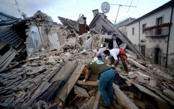 В результате землетрясения в Италии украинцы не пострадали, - МИД