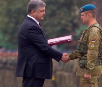 Президент наградил командира снайпера из Запорожской области