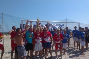 Чемпионат области по пляжному футболу в Бердянске выиграли хозяева пляжа