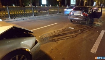 В Киеве мужчина на Skoda протаранил авто с беременной - и побежал "умываться"
