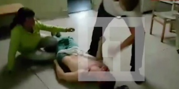 Опубликовано видео избиения врача в Подмосковье