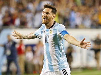 Футбол: Мессии вернулся в сборную и принес Аргентине победу над Уругваем