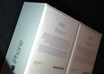 Опубликовано фото упаковки 256-гигабайтного iPhone 7 с беспроводными наушниками AirPods для российского рынка