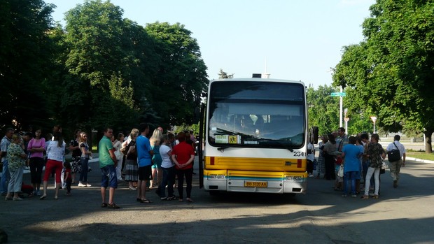 Школьники из Стаханова отправились на отдых в Крым