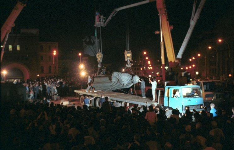 Мосгордума одобрила проведение референдума по памятнику Дзержинскому