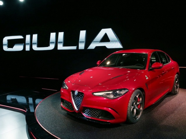 Дикий и злой: новейший седан Alfa Romeo Giulia показался сразу в заряженном обличье