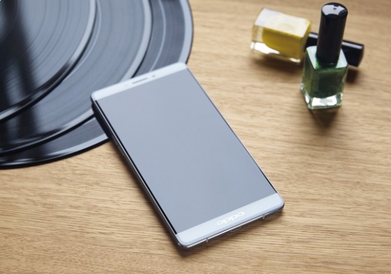 Смартфон Oppo R7 доступен для предзаказа по всему миру