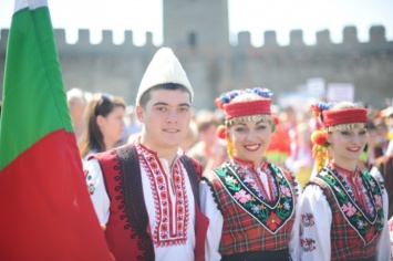 В Аккерманской крепости с песнями, парадом и изгнанием злых духов прошел Всеукраинский болгарский собор