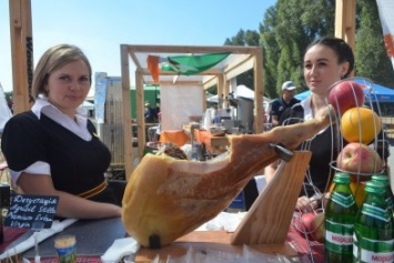 В Запорожье проходит масштабный фестиваль уличной еды, - ФОТОРЕПОРТАЖ