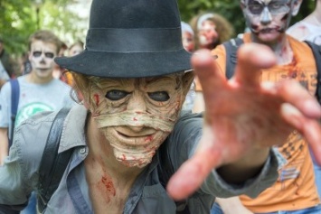 В Киеве прошел зомби-парад (ФОТОРЕПОРТАЖ)