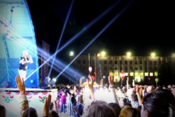 День города в Славянске закончился грандиозным концертом
