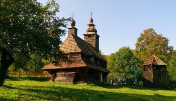 Москаля обвинили в искажении старинной церкви во время реставрации