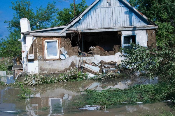 Из-за потопа в Воронеже в собственном доме утонула парализованная женщина