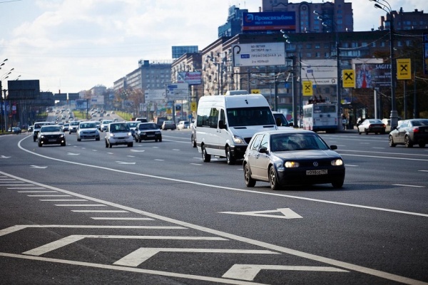 Ради выделенных полос в Москве сузят дороги